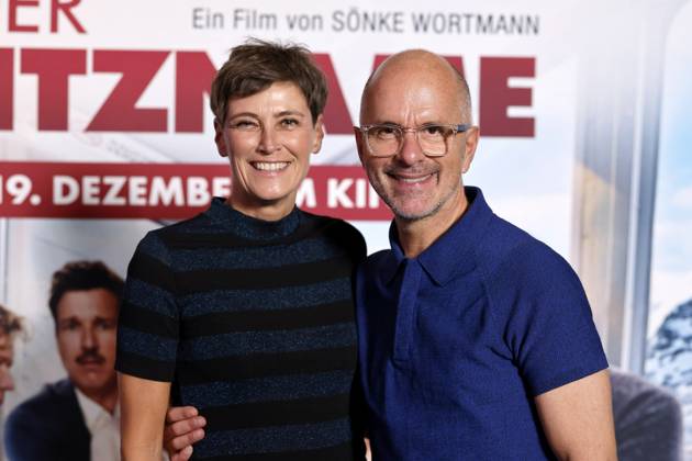 Actor Christoph Maria Herbst with his wife Gisi Herbst at the Family Friends Screening of Der Spitzname at Cinedom Cologne, 18 12 2024 NRW Germany Copyright: xChristophxHardtx