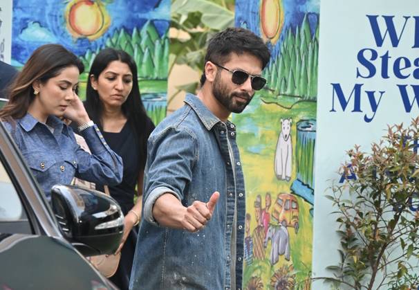 Mumbai, India, 19, DECEMBER, 2024: Saif Ali Khan and Kareena Kapoor Khan were spotted with Karishma Kapoor, Shahid Kapoor, and Mira Kapoor at a school annual day event. The stars gathered to support their kids, exuding charm and warmth at the celebration. Copyright: xx