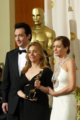 -- NO MAGS, NO SALES -- KRT ENTERTAINMENT STORY SLUGGED: OSCARS KRT PHOTOGRAPH BY MICHAEL GOULDING ORANGE COUNTY REGISTER (L.A. TIMES OUT) (March 1) Maryann DeLeo, center, winner of best documentary short for Chernobyl Heart is shown with John Cusack, left, and Diane Lane at the 76th Academy Awards at the Kodak Theater in Los Angeles, California, on Sunday, February 29, 2004. (nk) 2004 LOS ANGELES CA USA EDITORIAL USE ONLY Copyright: xx 1002552 MICHAELxGOULDINGx krtphotoslive121351