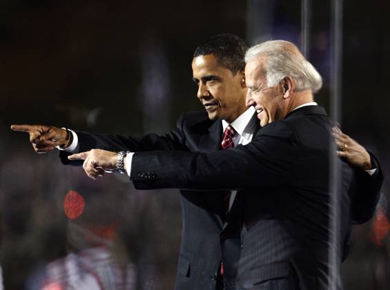 ELECTION President-elect Barack Obama and Vice President-elect Joe Biden wave to supporters after it is announced he has won the presidential election at his Election Night Rally in Grant Park, Chicago, Illinois, November 4, 2008. (Chuck Kennedy MCT) CHICAGO IL USA EDITORIAL USE ONLY Copyright: xx 1065298 ChuckxKennedyx krtphotoslive330449