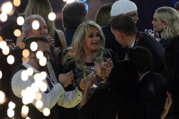 Silvester Schlagerboom 2025 Die Wunderlichtershow Bonnie Tyler Silvester Schlagerboom 2025 live with Florian Silbereisen on December 31, 2024 in the basketball arena of FC Bayern Munich, BMW Park Munich