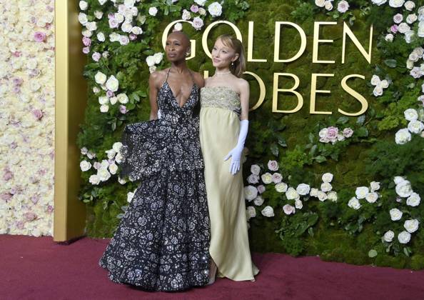 (L-R) Cynthia Erivo and Ariana Grande arrive for the 82nd annual Golden Globe Awards ceremony for excellence in film and American television productions of 2024 at the Beverly Hilton Hotel in Beverly Hills, California on Sunday, January 5, 2025.  LAP20250105398 JIMxRUYMEN