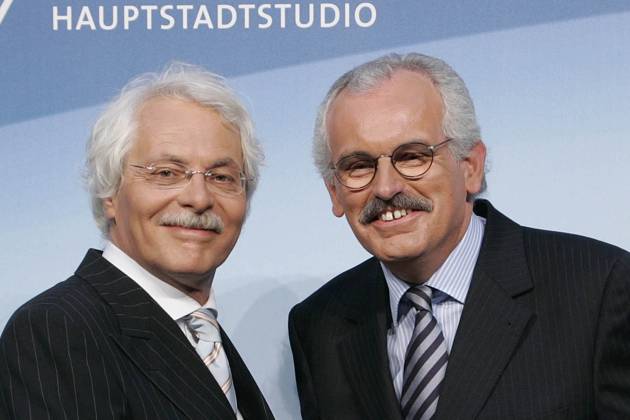 Ulrich Deppendorf, re , takes over as Studio manager again the ARD Hauptstadtstudio from Thomas Roth, left , small Party at ARD Hauptstadtstudio in Berlin, Germany, Germany