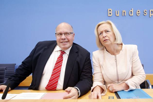 Federal press conference in Berlin, presentation of 5 World Climate Report of IPCC with BM Prof Dr Johanna Wanka, BM Peter Altmaier, Berlin Germany, Germany