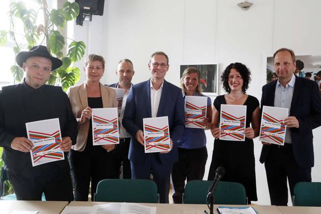 Consensus against Right, Berlin Party Chairwoman sign Erklaerung against right in Berlin, PK with Sebastian Czaja, Generalsekretaer FDP, Bruno Kramm, State Chairman Pirates, Elke Breitenbach, Deputy Party Chairwoman the Left, Thomas Heilmann, Deputy Chairman of the party CDU, Bettina Jarasch, b