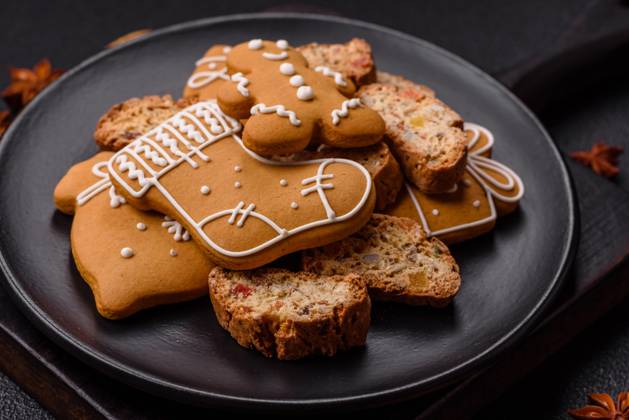 IMAGO Creative, Weihnachten, Food, Backen, Lebkuchen Weihnachts-Cantuccini mit Nüssen und kandierten Früchten, Lebkuchen Weihnachts-Cantuccini mit Nüssen und kandierten Früchten, Lebkuchen Copyright: xZoonar.com TetianaxChernykovax 22704895