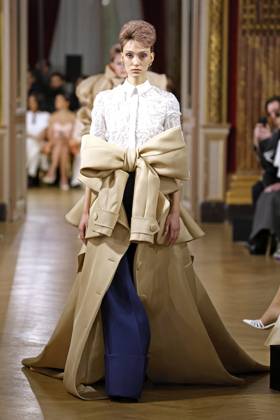 Viktor & Rolf Haute Couture spring summer 2025 Paris January 2025 Viktor & Rolf Haute Couture spring summer 2025 Paris January 2025, Credit:Zeppelin Avalon  Copyright: xZeppelinx xAvalonx 0958670218