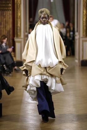 Viktor & Rolf Haute Couture spring summer 2025 Paris January 2025 Viktor & Rolf Haute Couture spring summer 2025 Paris January 2025, Credit:Zeppelin Avalon  Copyright: xZeppelinx xAvalonx 0958670449