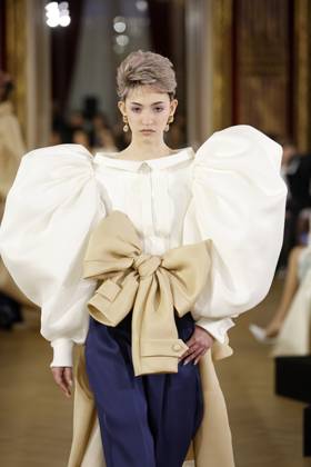 Viktor & Rolf Haute Couture spring summer 2025 Paris January 2025 Viktor & Rolf Haute Couture spring summer 2025 Paris January 2025, Credit:Zeppelin Avalon  Copyright: xZeppelinx xAvalonx 0958670566