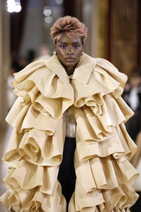 Viktor & Rolf Haute Couture spring summer 2025 Paris January 2025 Viktor & Rolf Haute Couture spring summer 2025 Paris January 2025, Credit:Zeppelin Avalon  Copyright: xZeppelinx xAvalonx 0958670603