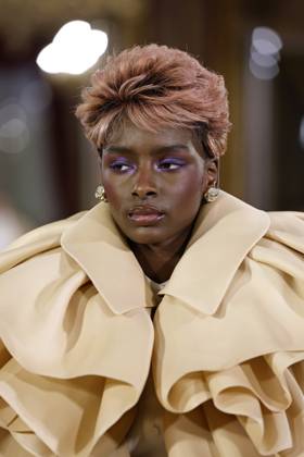 Viktor & Rolf Haute Couture spring summer 2025 Paris January 2025 Viktor & Rolf Haute Couture spring summer 2025 Paris January 2025, Credit:Zeppelin Avalon  Copyright: xZeppelinx xAvalonx 0958670692