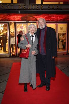 Premiere of KEINER HAT GESAGT, DASS DU AUSZIEHEN SOLLST Achim Wolff with wife Rita Feldmeier Berlin premiere of KEINER HAT GESAGT, DASS DU AUSZIEHEN SOLLST by Nick Hornby at the Komödie am Kurfürstendamm in the Ernst Reuter Saal in Berlin Reinickendorf Copyright: xEventpressxFuhrx