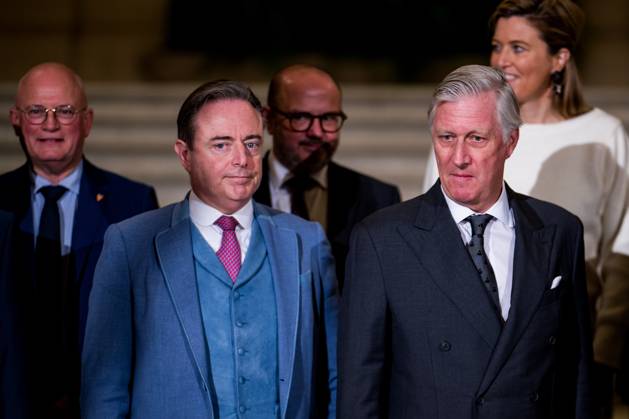 Prime Minister Bart De Wever and King Philippe - Filip of Belgium poses for the photographer at the oath ceremony of the new Prime Minister and members of the federal government at the Royal Palace, Monday 03 February 2025, in Brussels. Negotiators from the five parties that make up the Arizona coalition - the N-VA, MR, Engagà s, Vooruit and CD&V - reached a government agreement on Friday evening. JASPERxJACOBS 111702617