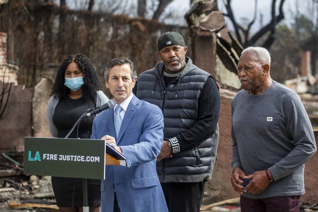 February 4, 2025, Los Angeles, California, USA: Lawyer Doug Boxer, 2nd L, speaks in a press conference held by LA Fire Justice to discuss its lawsuit against Southern California Edison on behalf of Walter Butler, R, a local shoe store operator who lost his home in the Eaton Fire. The event took place outside Butler s destroyed home in Altadena, California, on Feb. 4, 2025. Los Angeles USA - ZUMAc68_ 20250204_zaf_c68_015 Copyright: xRingoxChiux