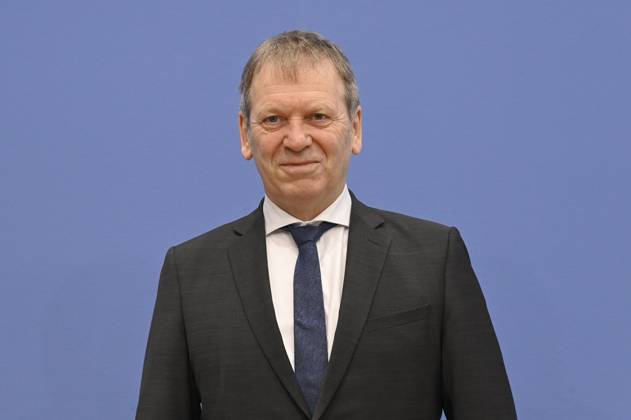 Hans Martin Henning at the Federal Press Conference on the publication of the biennial report on the state of climate policy in Germany at the Federal Press Conference building in Berlin, 05 02 2025 Foto:xF.xKernx xFuturexImagex klimapolitik_5213
