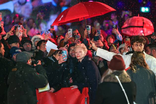 February 13, 2025, Berlin, Brandenburg, Germany: The 75th Berlinale Film Festival is taking place in Berlin from 13 to 23 February 2025. Tilda Swinton arrived on thr Red Carpet of festival. Berlin Germany - ZUMAt227 20250213_zip_t227_014 Copyright: xMarinaxTakimotox