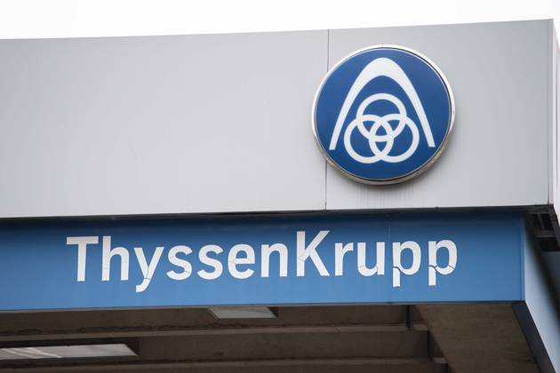 Company logo Thyssenkrupp at the factory gate, general, feature, border motif, symbol photo SPD chairman Lars Klingbeil visits ThyssenKrupp Steel Bochum, 14 02 2025,