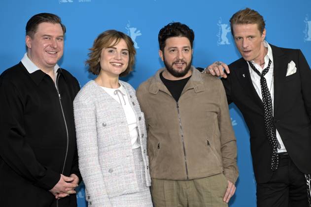 Michael Chernus, Mala Emde, John Magaro and Alexander Scheer at the photocall for the feature film Köln 75 at the Berlinale 2025 75 Berlin International Film Festival at the Hotel Grand Hyatt Berlin, 15 02 2025 Foto:xC.xNiehausx xFuturexImagex koeln_5204