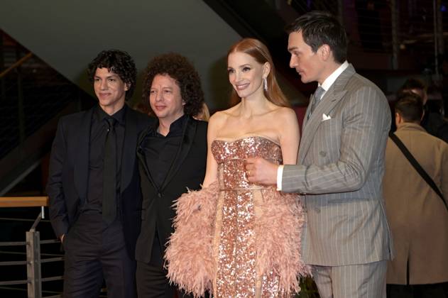 Isaac Hernandez, Michel Franco, Jessica Chastain and Rupert Friend at the premiere of the feature film Dreams at the Berlinale 2025 75 Berlin International Film Festival at the Berlinale Palast Berlin, 15 02 2025 Foto:xC.xNiehausx xFuturexImagex dreams_prem_5211