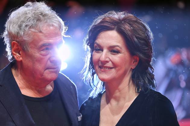 Berlin, Deutschland, 13.02.2025: Berlinale-Palast, Roter Teppich: Berlinale 2025 - Eröffnung: Markus Imboden und Martina Gedeck Copyright: xdtsxNachrichtenagenturx dts_59335