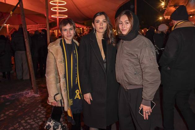 Anna Lena Schwing, Caroline Hartig and Emily Kusche Actors as guests at the Medienboard Party at Holzmarkt in Berlin at the 75th Berlin International Film Festival on 15 02 2025 in Berlin Berlin Germany