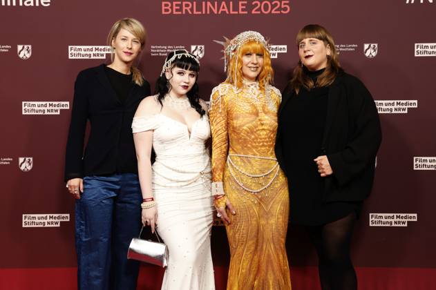 Lina Sieckmann, Moth Ronning Bötel, Gina Ronning and Miri Ian Gossing at the 22 NRW Reception of the State of NRW and the Film und Medienstiftung NRW as part of the Berlinale 2025 at the Representation of the State of North Rhine-Westphalia Berlin, 16 02 2025 Foto:xD.xBedrosianx xFuturexImagex nrw_5284