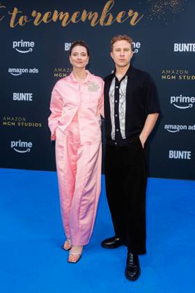 persons Svenja Jung and Max Hubacher Copyright: xGeromexKochanx