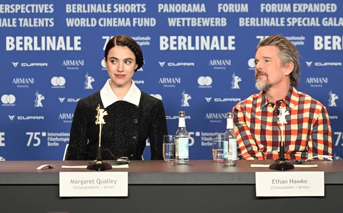 American actress Margaret Qualley and actor Ethan Hawke attend the press conference for Blue Moon at the 75th Berlin Film Festival in Berlin, Germany on Tuesday, February 18, 2025.  BER20250218124 RUNExHELLESTAD