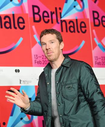 Entertainment Bilder des Tages British actor Benedict Cumberbatch attends the press conference of The Thing With Feathers at the 75th Berlin Film Festival in Berlin, Germany on Tuesday, February 18, 2025.  BER20250218145 RUNExHELLESTAD