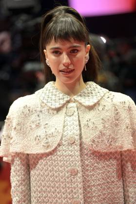 Margaret Qualleyat the premiere of the feature film Blue Moon at the Berlinale 2025 75 Berlin International Film Festival in the Berlinale Palast Berlin, 18 02 2025 Foto:xC.xNiehausx xFuturexImagex moon_prem_5266