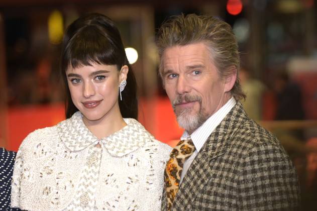 Margaret Qualley and Ethan Hawke at the premiere of the feature film Blue Moon at the Berlinale 2025 75 Berlin International Film Festival at the Berlinale Palast Berlin, 18 02 2025 Foto:xC.xNiehausx xFuturexImagex moon_prem_5276
