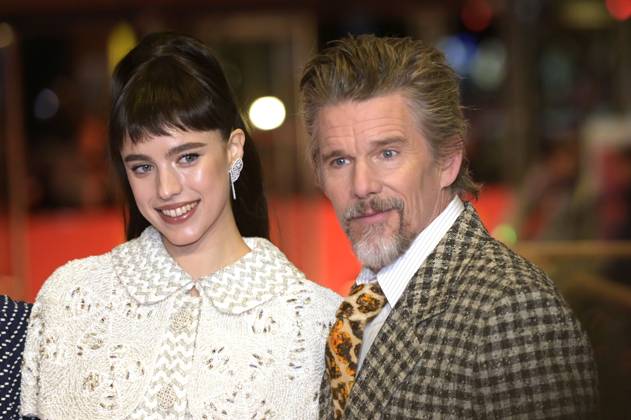 Margaret Qualley and Ethan Hawke at the premiere of the feature film Blue Moon at the Berlinale 2025 75 Berlin International Film Festival at the Berlinale Palast Berlin, 18 02 2025 Foto:xC.xNiehausx xFuturexImagex moon_prem_5277
