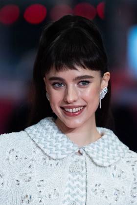 Berlinale The Thing with Feathers Premiere Margaret Qualley attending The Thing with Feathers Premiere during the 75th Berlin International Film Festival (Berlinale) in Berlin, Germany, on February 18, 2025. Photo by Aurore Marechal ABACAPRESS.COM Berlin Germany  Copyright: xMarechalxAurore ABACAx