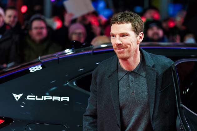Red Carpet for the World Premiere of Blue Moon , Berlinale Palast, Berlin, Germany Benedict Cumberbatch seen on the Red Carpet for the World Premiere of Blue Moon during Berlinale (Berlin Film Festival) at Berlinale Palast, Berlin, , Germany on 18 February 2025. Picture, Credit:Julie Edwards Avalon Germany, Potsdammer Platz, Berlin, Berlinale Palast  Copyright: xJuliexEdwardsx xAvalonx 0965764418