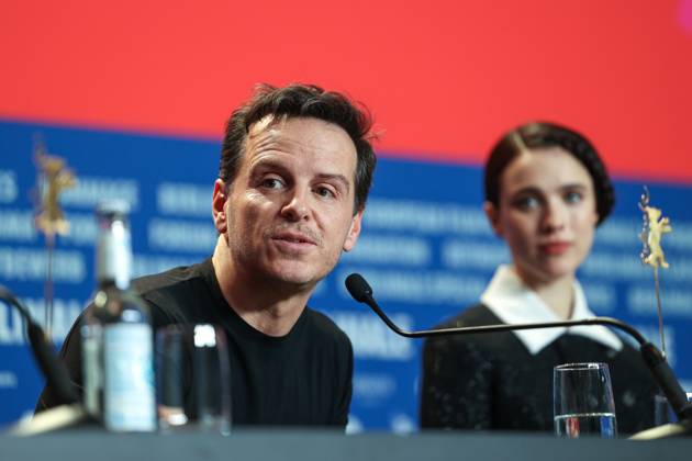 February 18, 2025, Berlin, Brandenburg, Germany: The 75th Berlinale Film Festival is taking place in Berlin from 13 to 23 February 2025. Actor Andrew Scott answers journalists questions during a press conference Berlin Germany - ZUMAt227 20250218_zip_t227_005 Copyright: xMarinaxTakimotox