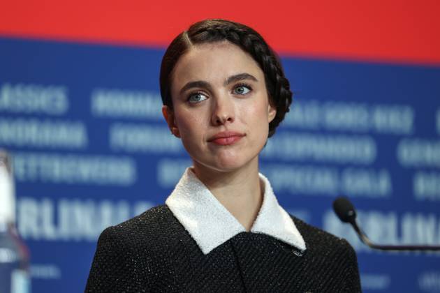 February 18, 2025, Berlin, Brandenburg, Germany: The 75th Berlinale Film Festival is taking place in Berlin from 13 to 23 February 2025. Actress Margaret Qualley answers journalists questions during a press conference Berlin Germany - ZUMAt227 20250218_zip_t227_008 Copyright: xMarinaxTakimotox
