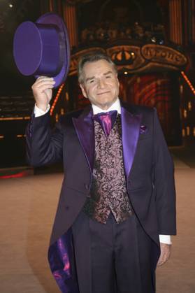 Fritz Wepper Actors as Circus director in his New Directors Outfit he presented the Charity Circus gala Stars in the Manage 2008 at Circus Crown Construction in Munich 04 12 2008 Photo BREUEL IMAGE Gamberg P.O. Box 700210 * D 22045 Hamburg Tel 49 40 66976697 e Mail breuel@breuel Picture de Document Hon