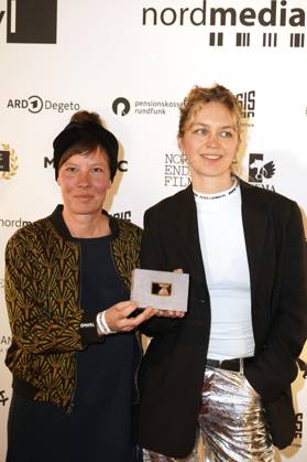 Katharina Buehler and Anne Bolick at the 12 DAfFNE Award 2025 ceremony at Babylon Berlin, 21 02 2025 Foto:xT.xBartillax xFuturexImagex daffne_5254