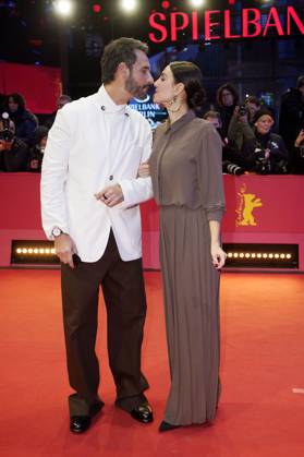 Rodrigo Santoro and Melanie Fronckowiak at the Closing Ceremony with Award Ceremony at the Berlinale 2025 75 Berlin International Film Festival at the Berlinale Palast Berlin, 22 02 2025 Foto:xT.xBartillax xFuturexImagex closing_berlinale_5223