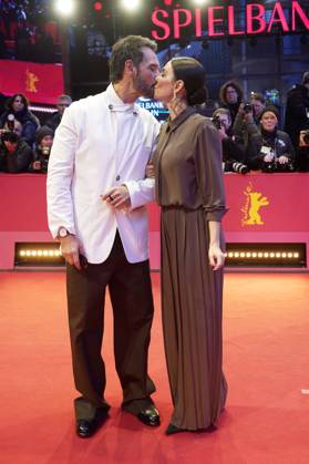 Rodrigo Santoro and Melanie Fronckowiak at the Closing Ceremony with Award Ceremony at the Berlinale 2025 75 Berlin International Film Festival at the Berlinale Palast Berlin, 22 02 2025 Foto:xT.xBartillax xFuturexImagex closing_berlinale_5224