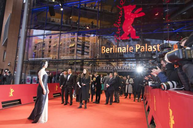 Berlinale, Preisverleihungen im Theater am Potsdamer Platz, Berlin, 22.02.2025 Yao Chen auf dem Roten Teppich vor den Preisverleihungen der 75. Berlinale am Theater am Potsdamer Platz in Berlin am 22.02.2025. Berlin Theater am Potsdamer Platz Copyright: xBenxKriemannx