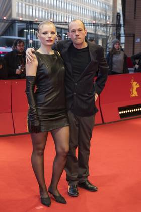 Berlinale, Award Ceremonies at the Theater am Potsdamer Platz, Berlin, 22 02 2025 Luisa Celine Gaffron and guest on the Red Carpet before the Award Ceremonies of the 75th Berlinale at the Theater am Potsdamer Platz in Berlin on 22 02 2025 Berlin Theater am Potsdamer Platz Copyright: xBenxKriemannx