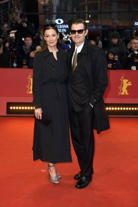 Alexandra Maria Lara with husband Sam Riley at the Closing Ceremony with Award Ceremony at the Berlinale 2025 75 Berlin International Film Festival in the Berlinale Palast Berlin, 22 02 2025 Foto:xC.xNiehausx xFuturexImagex closing_berlinale_5258