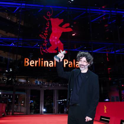 Winners Photocall after the Closing Ceremony , Berlinale Palast, Berlin, Germany Ivan Fund, winner of the Silver Bear Jury Prize for the film The Message poses on the red carpet during the Winners Photocall after the Closing Ceremony during Berlinale (Berlin Film Festival) at Berlinale Palast, Berlin, , Germany on 22 February 2025. Picture, Credit:Julie Edwards Avalon Germany, Potsdammer Platz, Berlin, Berlinale Palast Copyright: xJuliexEdwardsx xAvalonx 0967650057