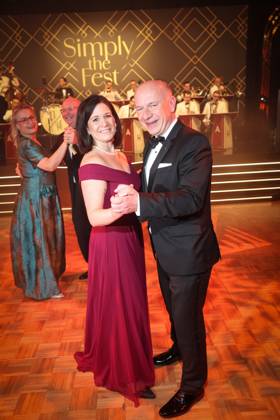 VBKI - Ball der Wirtschaft 2025 VBKI-Präsident Markus Voigt und Frau Mirijam und der Regierende Bürgermeister Kai Wegner und Katharina Günther-Wünsch eröffnen das Tanzen Der VBKI lädt zum Ball der Wirtschaft 2025 ins Hotel InterContinental in Berlin Copyright: xEventpressxFuhrx
