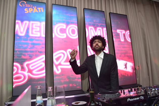 73 VBKI Ball Berlin DJ Noah Becker on turntables, VBKI späti at the 73 VBKI Ball at the Hotel Intercontinental for the 75th Berlinale in Berlin, on 17 02 2025 Photopress Mueller