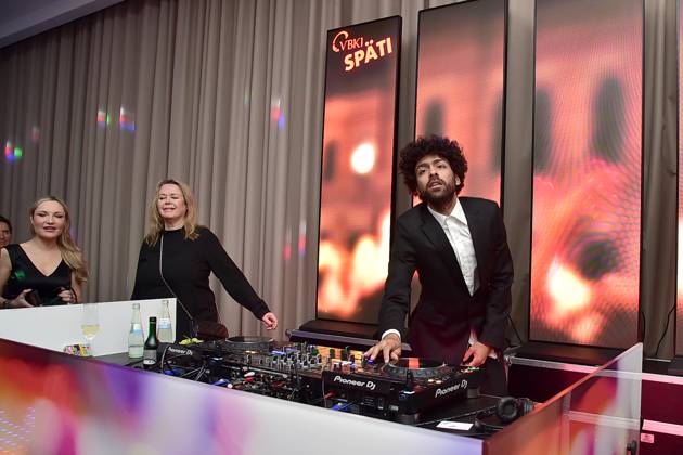 73 VBKI Ball Berlin DJ Noah Becker on turntables, VBKI späti at the 73 VBKI Ball at the Hotel Intercontinental for the 75th Berlinale in Berlin, on 17 02 2025 Photopress Mueller