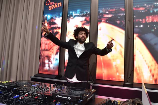 73 VBKI Ball Berlin DJ Noah Becker on turntables, VBKI späti at the 73 VBKI Ball at the Hotel Intercontinental for the 75th Berlinale in Berlin, on 17 02 2025 Photopress Mueller