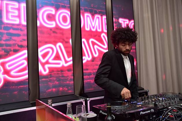 73 VBKI Ball Berlin DJ Noah Becker on turntables, VBKI späti at the 73 VBKI Ball at the Hotel Intercontinental for the 75th Berlinale in Berlin, on 17 02 2025 Photopress Mueller