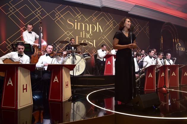 73 VBKI Ball Berlin Rachel Hermlin sings with her father Andrej Hermlins orchestra at the 73 VBKI Ball at the Hotel Intercontinental for the 75th Berlinale in Berlin, on 17 02 2025 Photopress Mueller